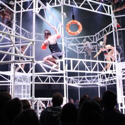 Il teatro circense di scena a Londra con lo spettacolo BIANCO