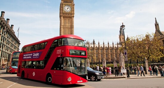Biglietti da 1 ora per viaggiare in bus: Ecco la prima novità introdotta da Sadiq Khan