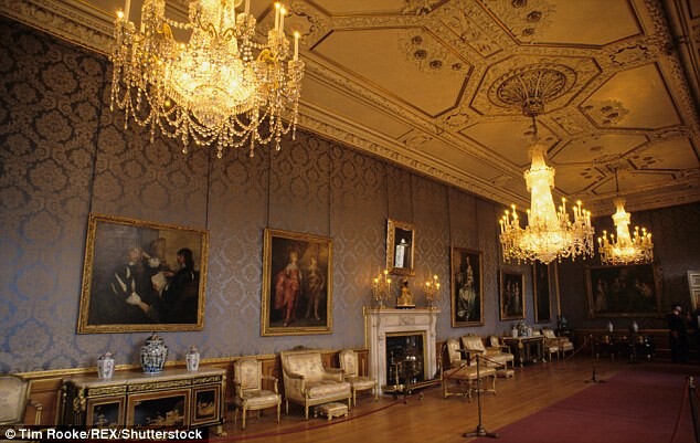 @caption (foto copertina via dailymail.co.uk) sala castello di windsor