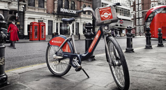 Bike Sharing, Santander è il nuovo sponsor...e le bici diventano rosse