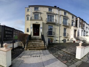 Corner house hotel
