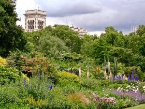 Buckingham Palace Gardens Sebastian Bjurbom flickr