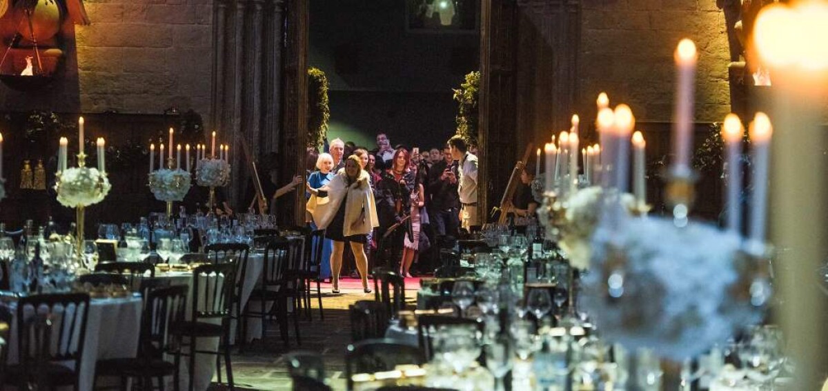 Entra nel mondo di Harry Potter con tour guidati tra set iconici, luoghi segreti e magie che prendono vita