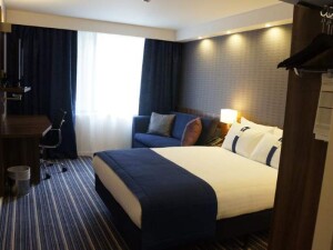 holiday inn express earls court
