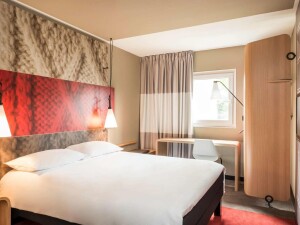 ibis stratford