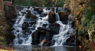 Virginia Water Cascate commons wikimedia