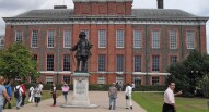 William III Statue at Kensington Palace Chris Coomber flickr