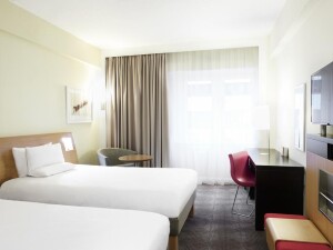 novotel london west