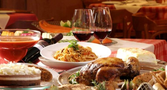 Festeggiare il Natale fuori Londra: Idee per il pranzo del 25 dicembre