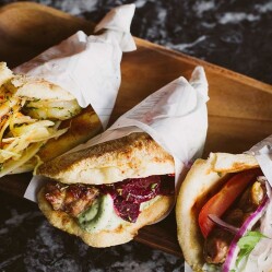 Dove mangiare greco a Londra: guida ai migliori ristoranti e street food