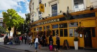 Pub in Notting Hill Hans Poldoja flickr