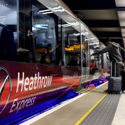 Atterri a Heathrow? Ora puoi usare la Oyster anche per viaggiare su Heathrow Express
