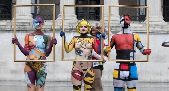 Quadri viventi girano Londra per promuovere l'arte in città