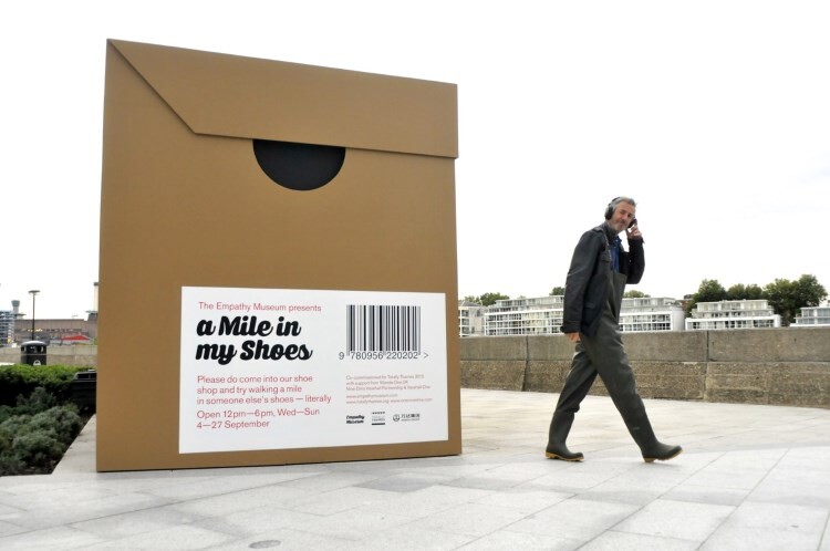 Scatola scarpe gigante