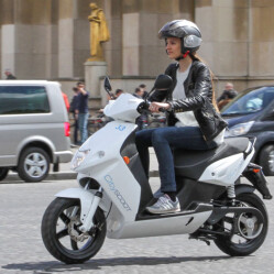 Lo scooter-sharing arriva a Londra con Cityscoot