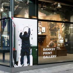 Banksy Print Gallery: La galleria di Londra dedicata alle stampe del writer più famoso al mondo