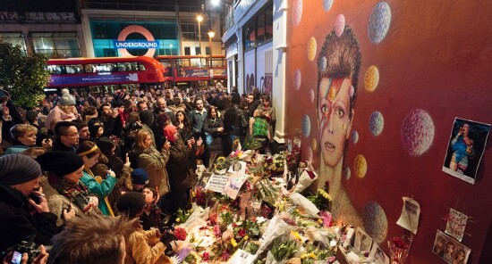 L'omaggio di Londra a David Bowie a un anno dalla sua scomparsa
