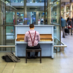 Lezioni di piano gratis? Fate un giro a St Pancras Station