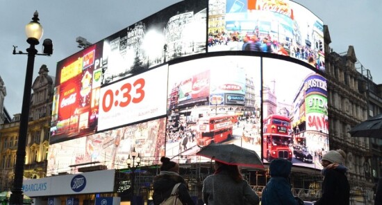 Piccadilly Circus cambia look: spenti i display luminosi