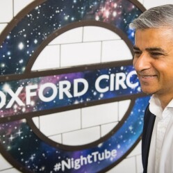 Sadiq Khan inaugura la prima corsa della Night Tube di Londra