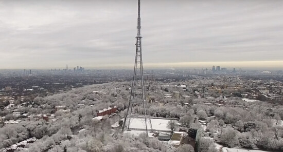 Un drone su Londra: Le spettacolari immagini di South London sotto la neve