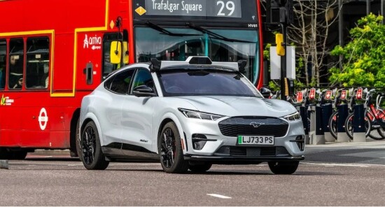 Taxi senza conducente: Waymo arriva a Londra nel 2026